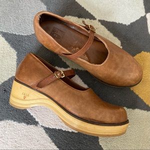 FRYE wooden and leather Mary Jane shoes